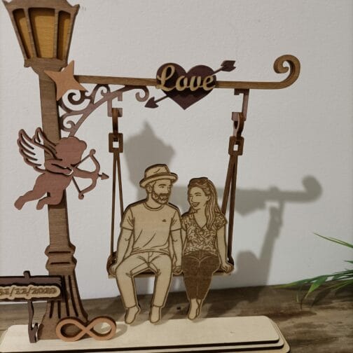 Balançoire des amoureux : Votre Histoire d’Amour Sculptée dans le Bois