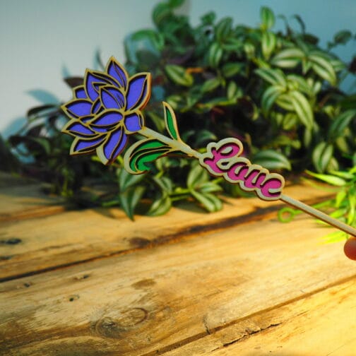 Fleurs Eternelles – Votre Message au Cœur du Bois