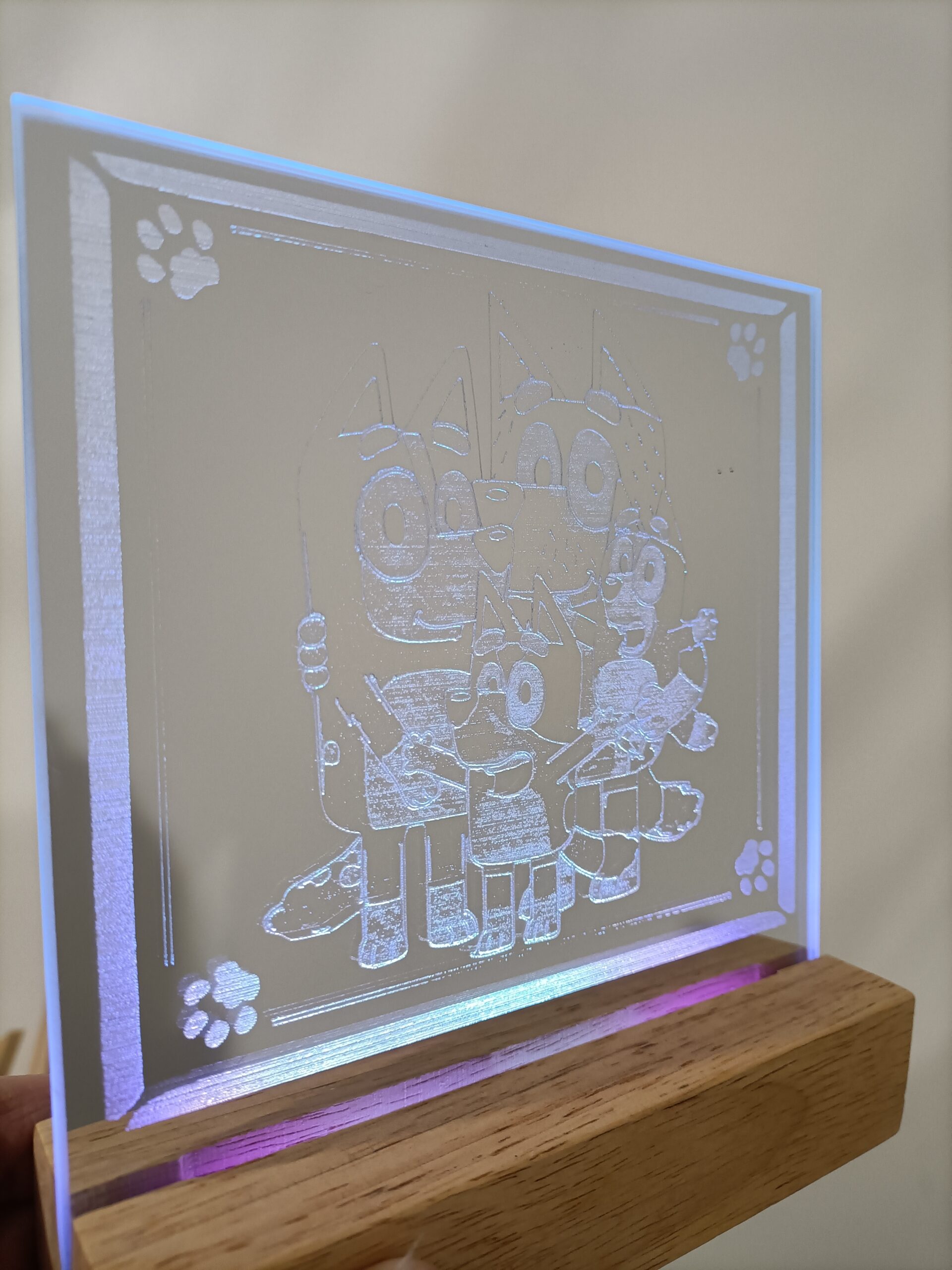 miroir gravé lumineux bluey . Artisanat Ardèche